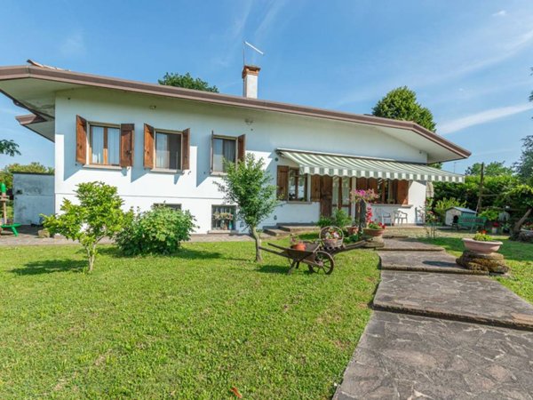 casa indipendente in vendita a Due Carrare