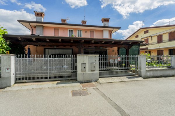casa indipendente in vendita a Due Carrare in zona Carrara San Giorgio