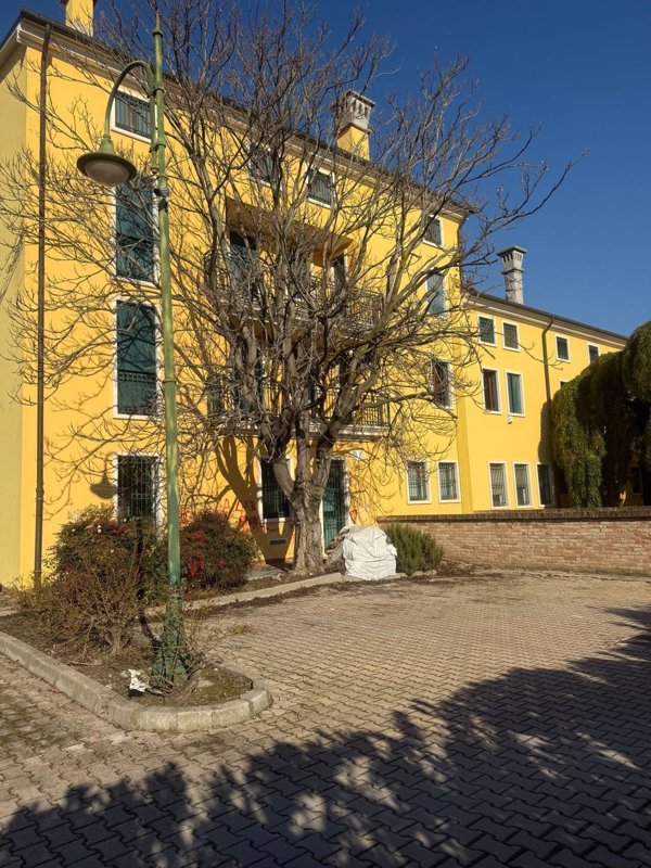 appartamento in vendita a Due Carrare in zona Carrara Santo Stefano