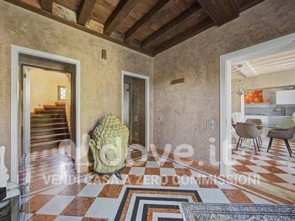 casa indipendente in vendita a Due Carrare in zona Chiodare