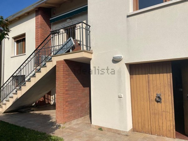 casa indipendente in vendita a Due Carrare in zona Chiodare