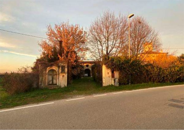 negozio in vendita a Due Carrare