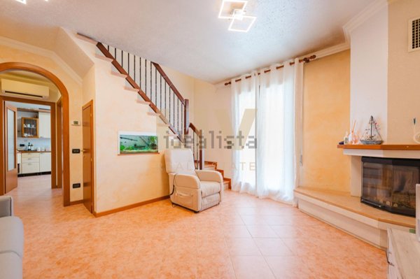 appartamento in vendita a Due Carrare in zona Carrara San Giorgio