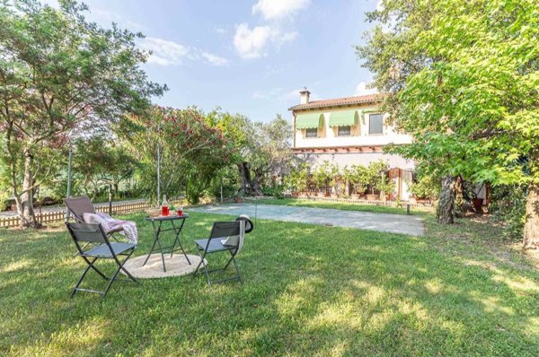 casa indipendente in vendita a Due Carrare in zona Carrara San Giorgio