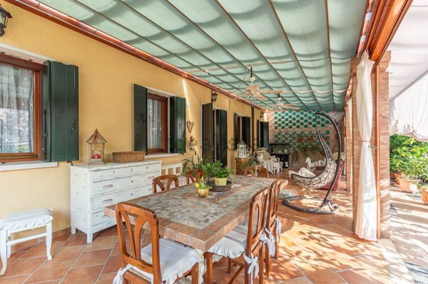 casa indipendente in vendita a Due Carrare in zona Carrara San Giorgio