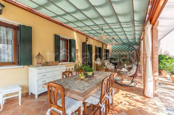 casa indipendente in vendita a Due Carrare in zona Carrara San Giorgio