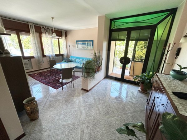 casa indipendente in vendita a Due Carrare in zona Terradura