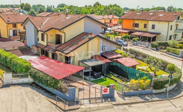 casa indipendente in vendita a Due Carrare in zona Cornegliana