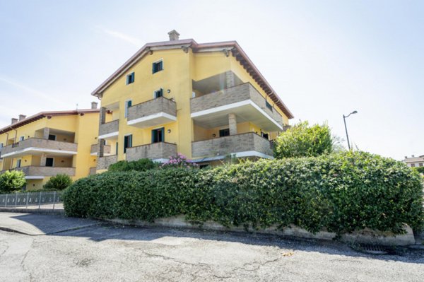 appartamento in vendita a Due Carrare in zona Carrara San Giorgio