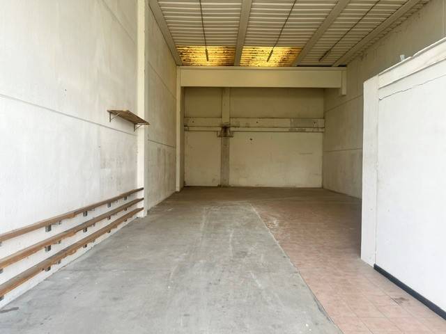 locale commerciale in vendita a Due Carrare in zona Terradura