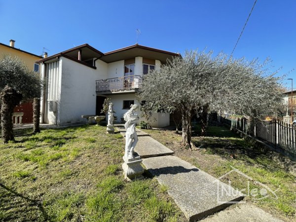 casa indipendente in vendita a Due Carrare in zona Carrara San Giorgio