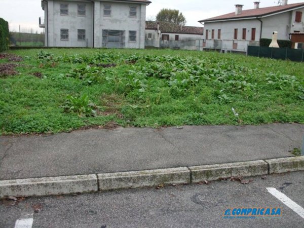 terreno edificabile in vendita a Borgo Veneto