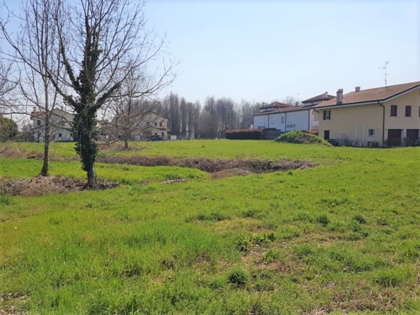 terreno edificabile in vendita a Borgo Veneto in zona Santa Margherita d'Adige
