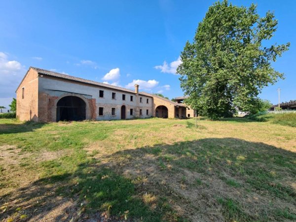 casale in vendita a Borgo Veneto in zona Megliadino San Fidenzio