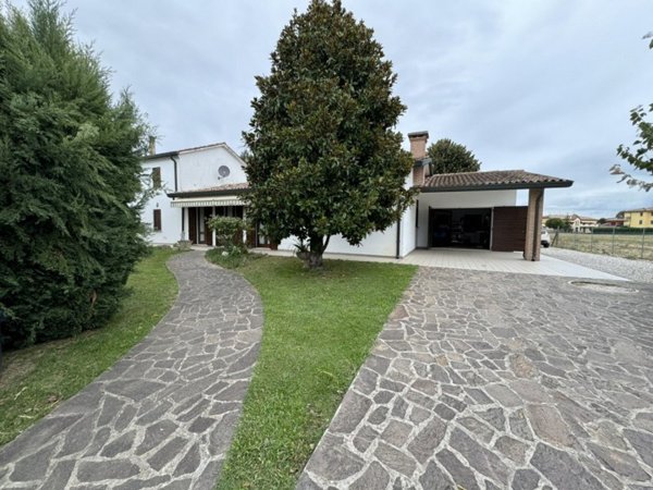 casa indipendente in vendita a Borgo Veneto in zona Santa Margherita d'Adige