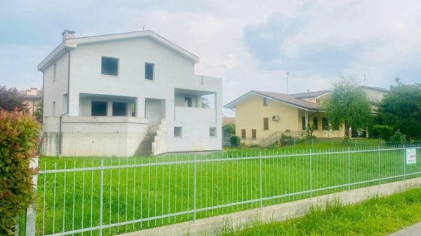 casa indipendente in vendita a Borgo Veneto in zona Megliadino San Fidenzio