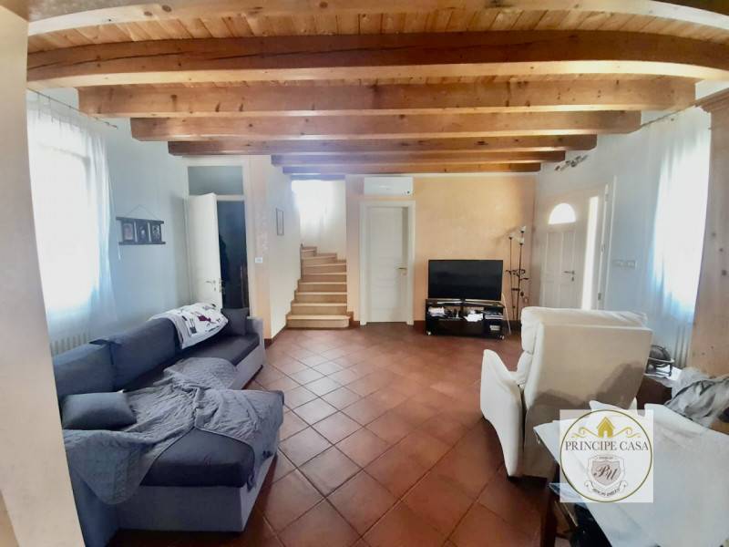 casa indipendente in vendita a Borgo Veneto in zona Saletto