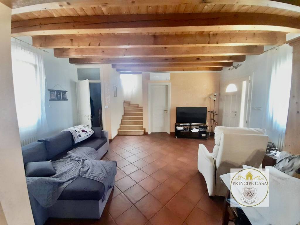 casa indipendente in vendita a Borgo Veneto in zona Saletto