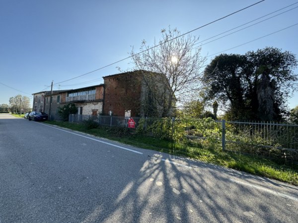casa indipendente in vendita a Borgo Veneto in zona Megliadino San Fidenzio