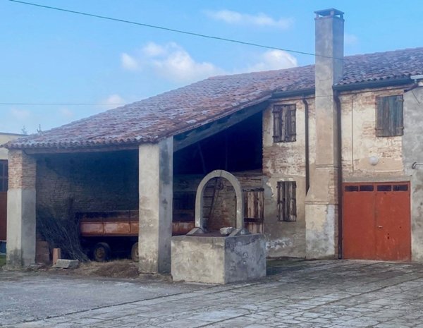 casa indipendente in vendita a Borgo Veneto in zona Taglie