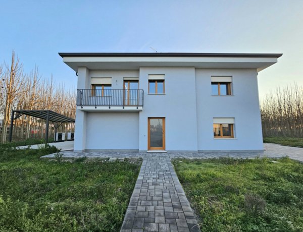 casa indipendente in vendita a Borgo Veneto in zona Santa Margherita d'Adige