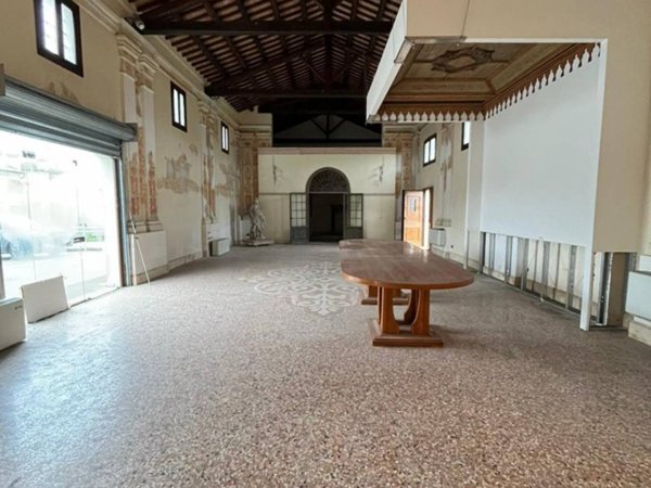 negozio in vendita a Borgo Veneto in zona Saletto