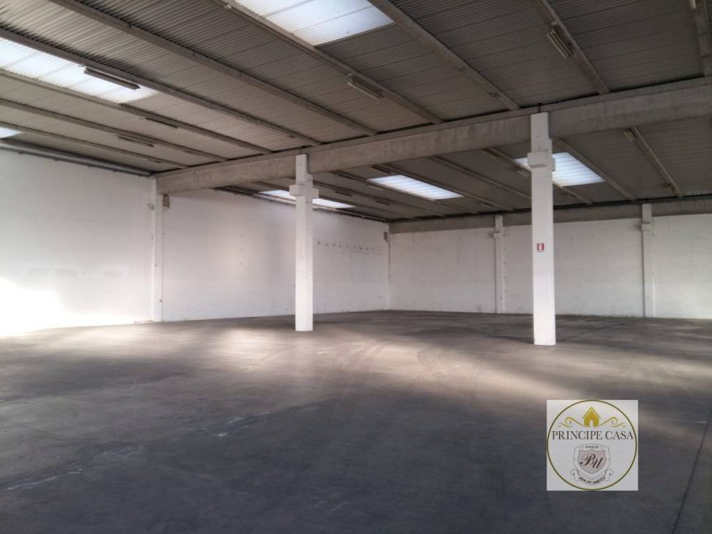 locale commerciale in vendita a Borgo Veneto in zona Saletto