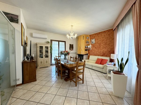 casa indipendente in vendita a Borgo Veneto in zona Saletto