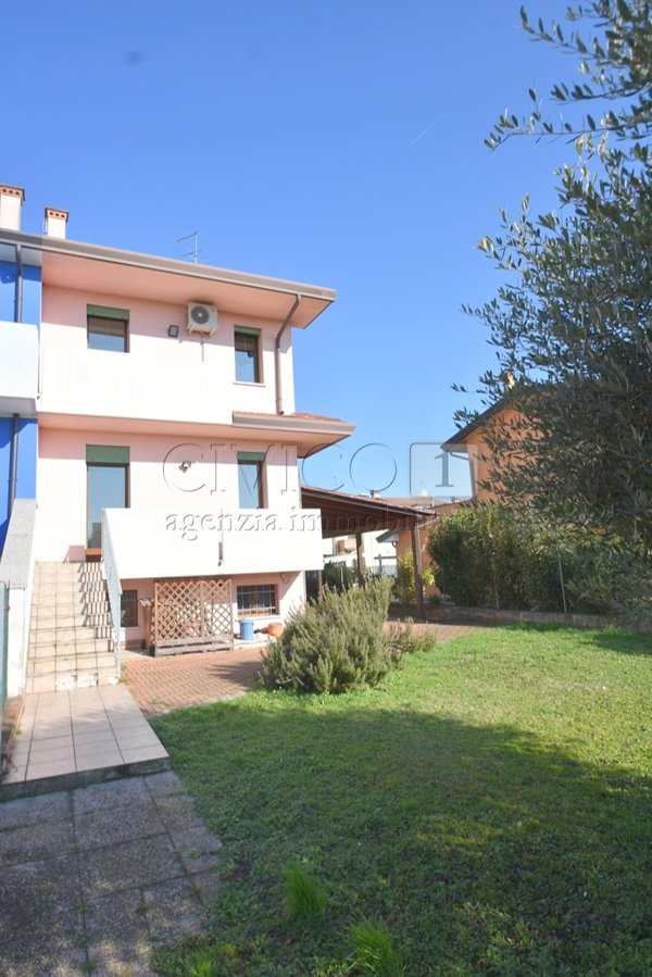 casa indipendente in vendita a Borgo Veneto in zona Saletto