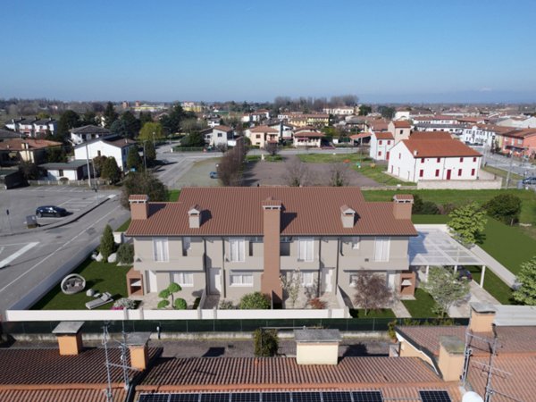 casa indipendente in vendita a Borgo Veneto in zona Saletto