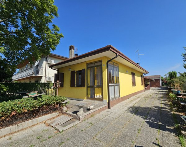 casa indipendente in vendita a Borgo Veneto in zona Megliadino San Fidenzio