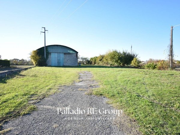 locale commerciale in vendita a Borgo Veneto in zona Megliadino San Fidenzio