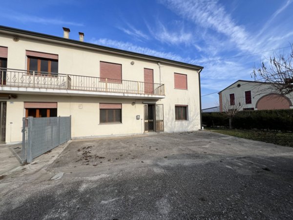 casa indipendente in vendita a Borgo Veneto in zona Saletto