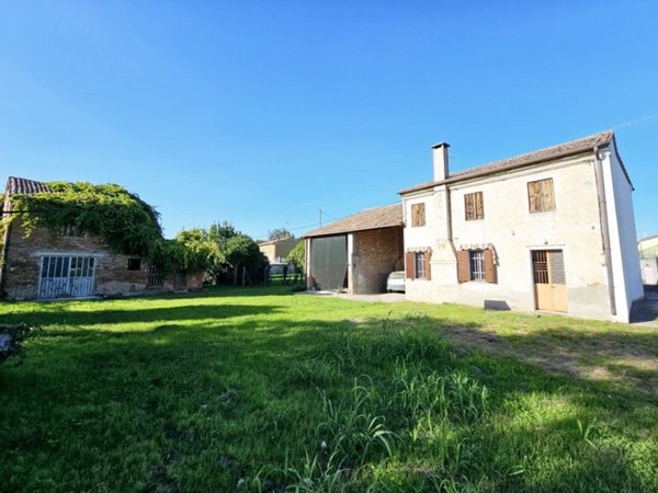 casa indipendente in vendita a Borgo Veneto in zona Megliadino San Fidenzio