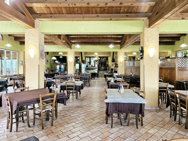 negozio in vendita a Borgo Veneto in zona Megliadino San Fidenzio