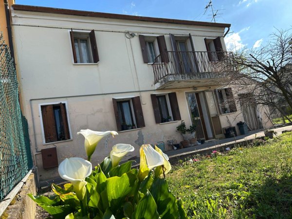 casa indipendente in vendita a Borgo Veneto in zona Saletto