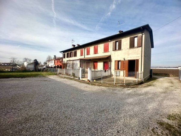 casa indipendente in vendita a Borgo Veneto in zona Megliadino San Fidenzio