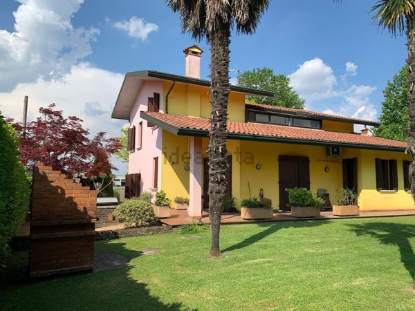 casa indipendente in vendita a Borgo Veneto in zona Saletto