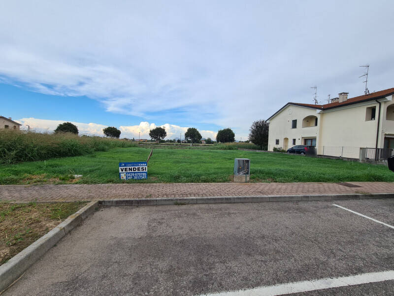 terreno agricolo in vendita a Borgo Veneto