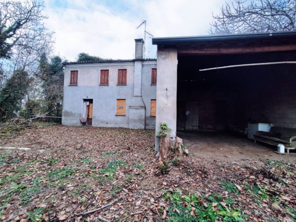 casa indipendente in vendita a Borgo Veneto in zona Saletto
