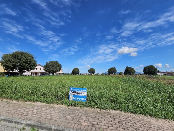 terreno edificabile in vendita a Borgo Veneto in zona Saletto