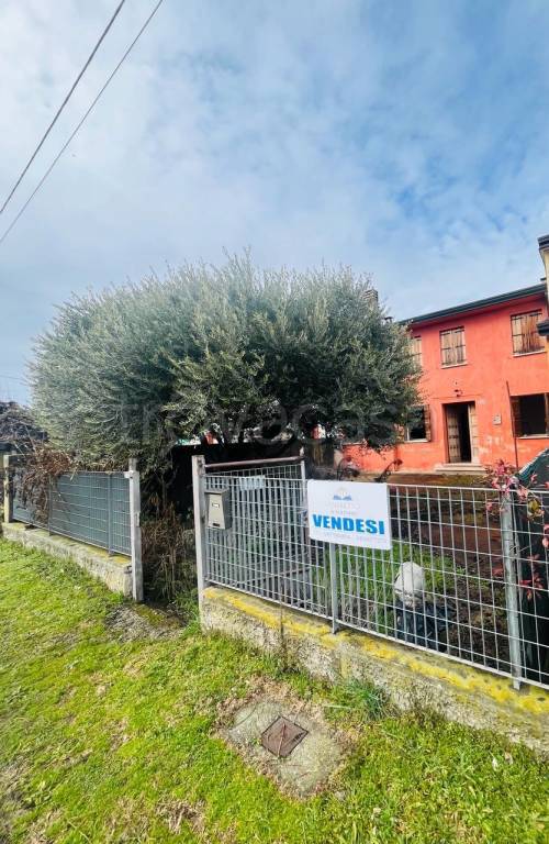 casa indipendente in vendita a Borgo Veneto in zona Santa Margherita d'Adige