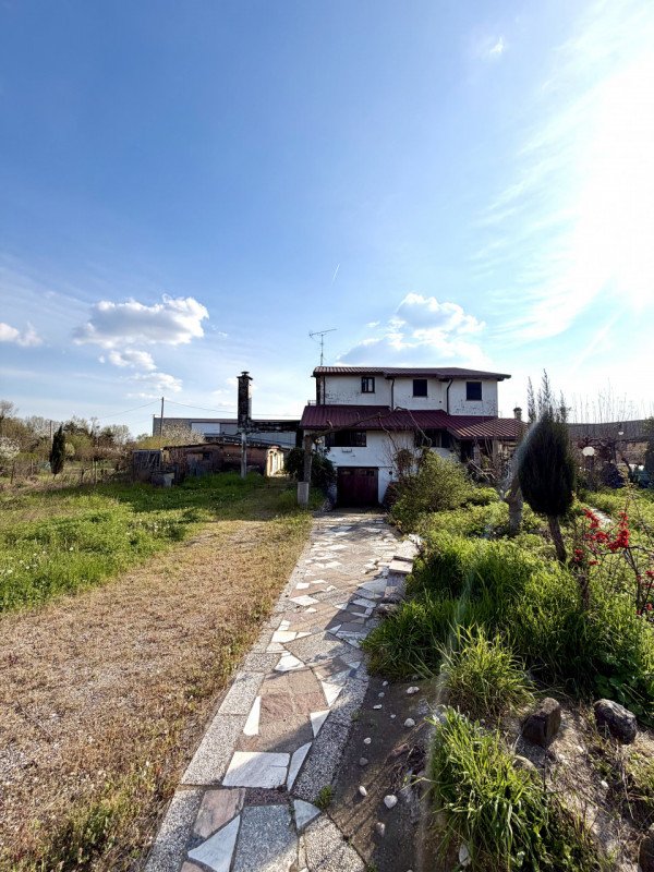 casa indipendente in vendita a Borgo Veneto in zona Saletto