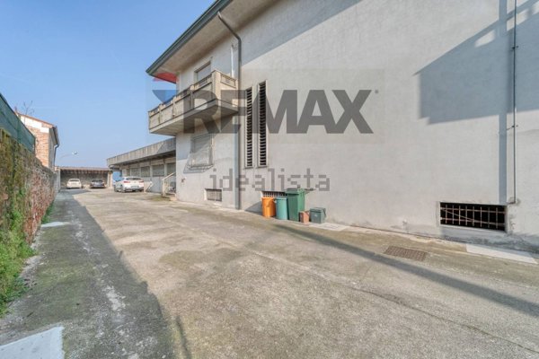 locale di sgombero in vendita a Borgo Veneto in zona Saletto