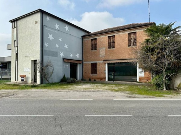 intera palazzina in vendita a Borgo Veneto in zona Santa Margherita d'Adige