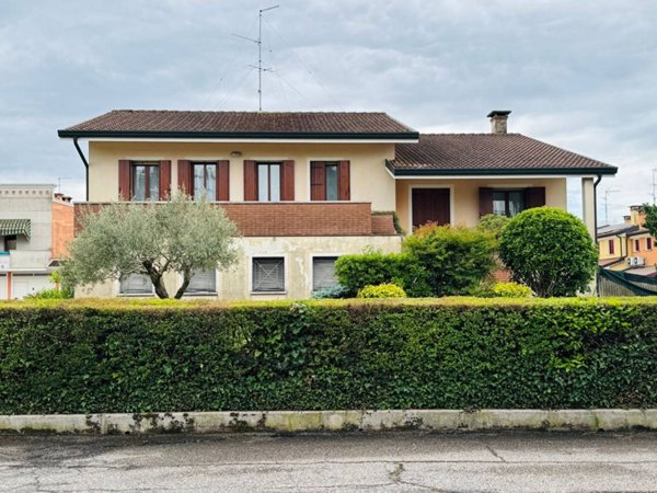 casa indipendente in vendita a Borgo Veneto in zona Saletto
