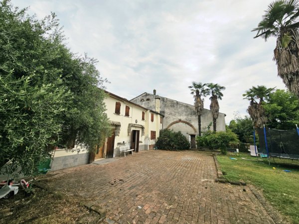 casa indipendente in vendita a Borgo Veneto in zona Megliadino San Fidenzio