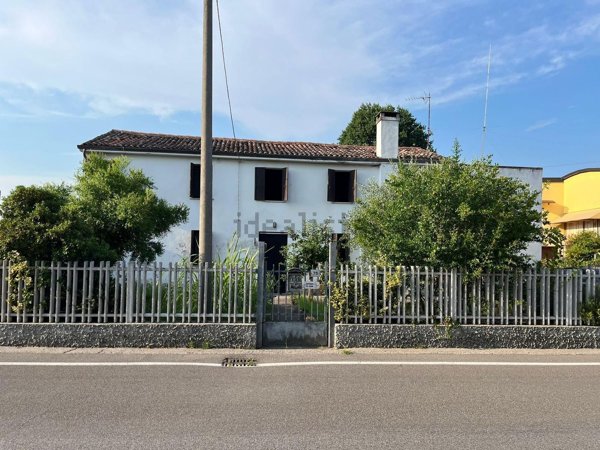 casa indipendente in vendita a Borgo Veneto in zona Megliadino San Fidenzio