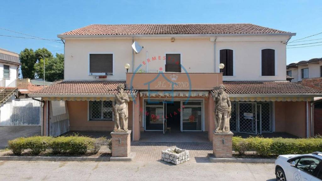 negozio in vendita a Borgo Veneto in zona Saletto