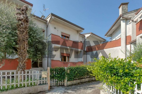 casa indipendente in vendita a Borgo Veneto in zona Saletto